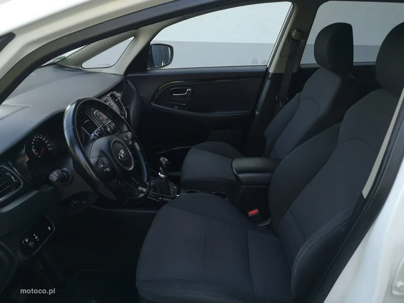 Kia Carens 15