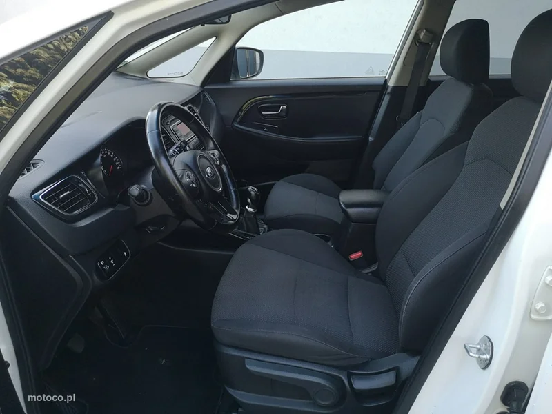 Kia Carens 16