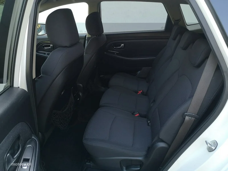Kia Carens 17