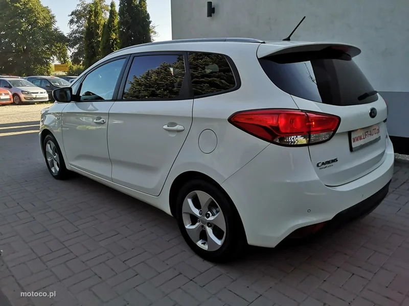 Kia Carens 9