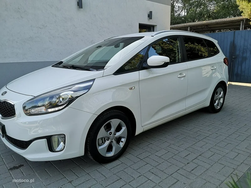 Kia Carens 10