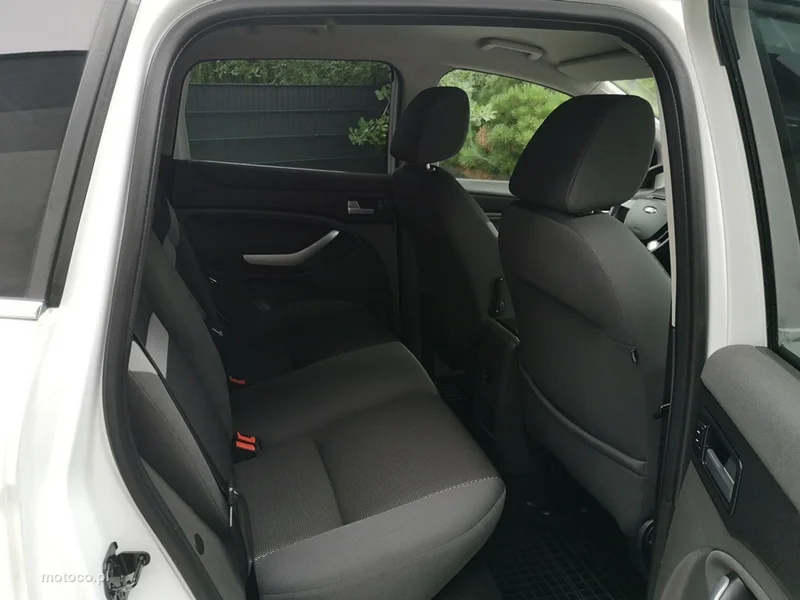 Ford Kuga I 18