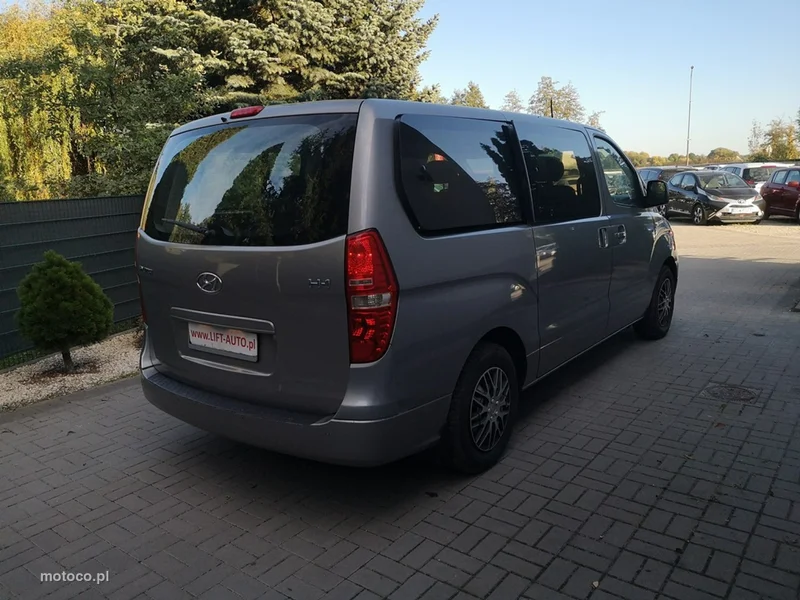 Hyundai H-1 5