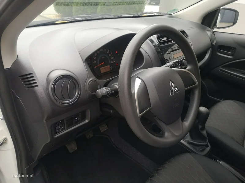 Mitsubishi Space Star 11