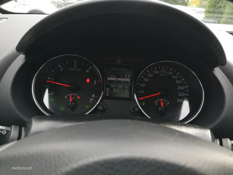 Nissan Qashqai+2 10