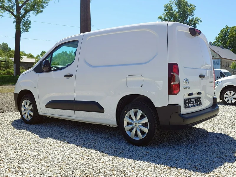 Toyota Proace City 18