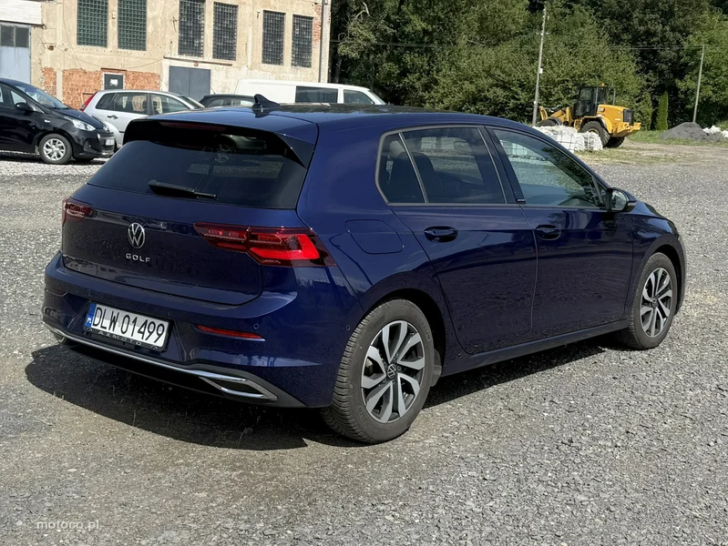 Volkswagen Golf VIII 9