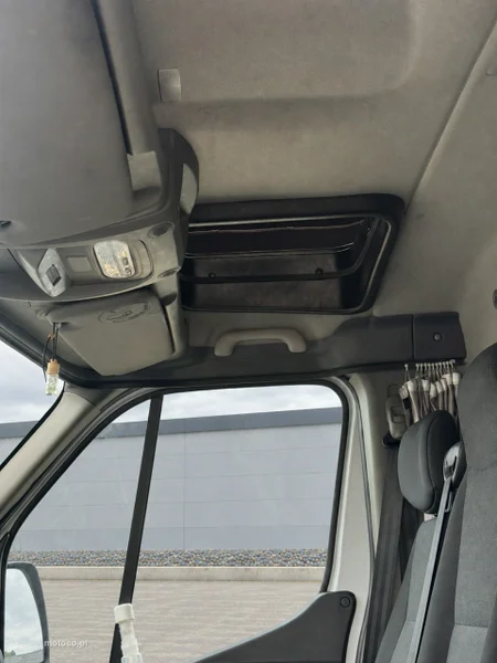 Renault Master 8