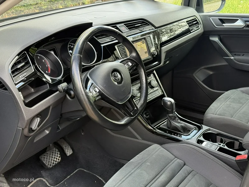 Volkswagen Touran 5T 16
