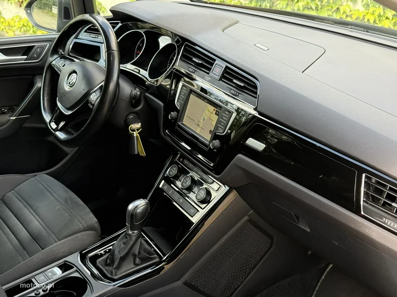 Volkswagen Touran 5T 19