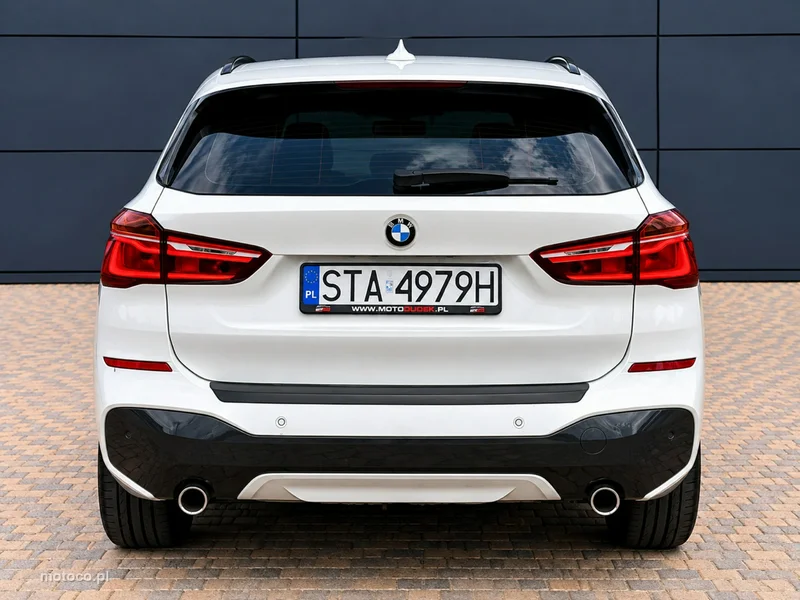 BMW X1 F48 13