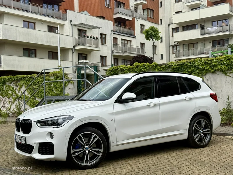 BMW X1 F48 12