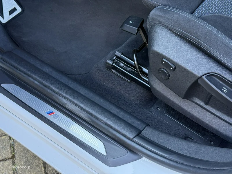 BMW X1 F48 21