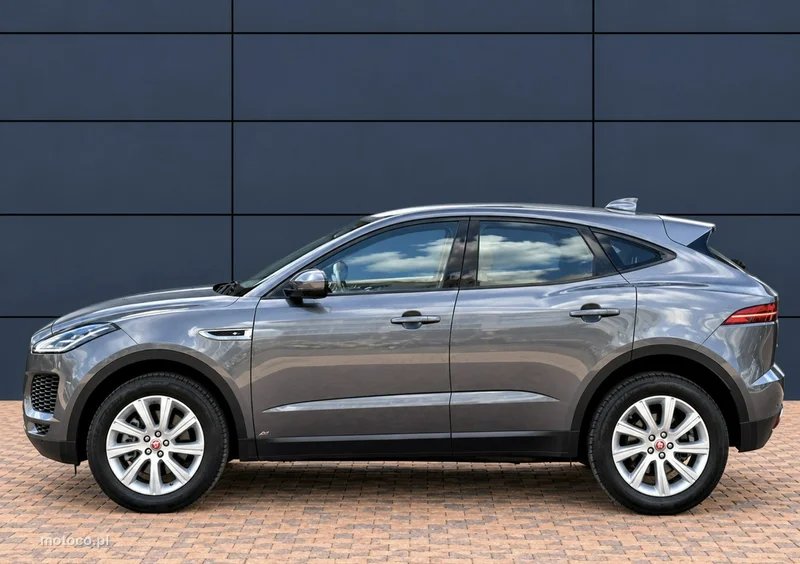 Jaguar E-Pace 12