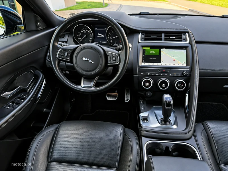 Jaguar E-Pace 15
