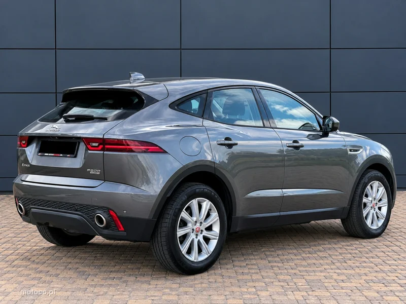 Jaguar E-Pace 3