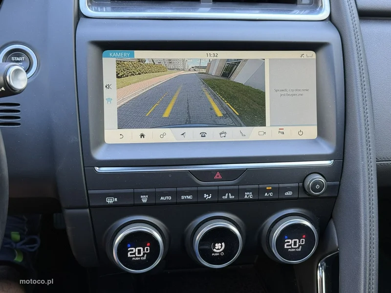 Jaguar E-Pace 26