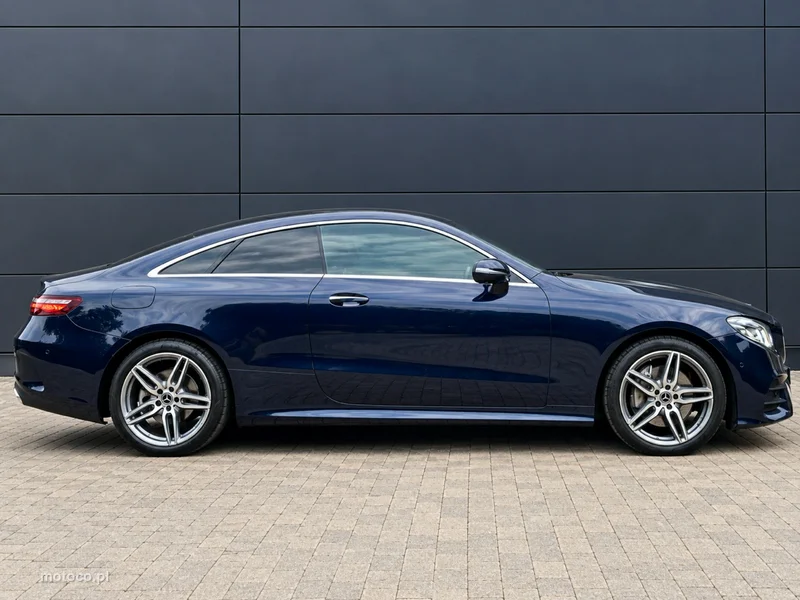 Mercedes-Benz Klasa E W213 E 220 12