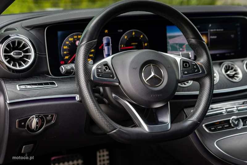 Mercedes-Benz Klasa E W213 E 220 12