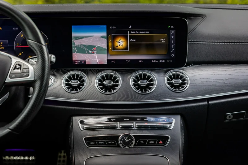 Mercedes-Benz Klasa E W213 E 220 16