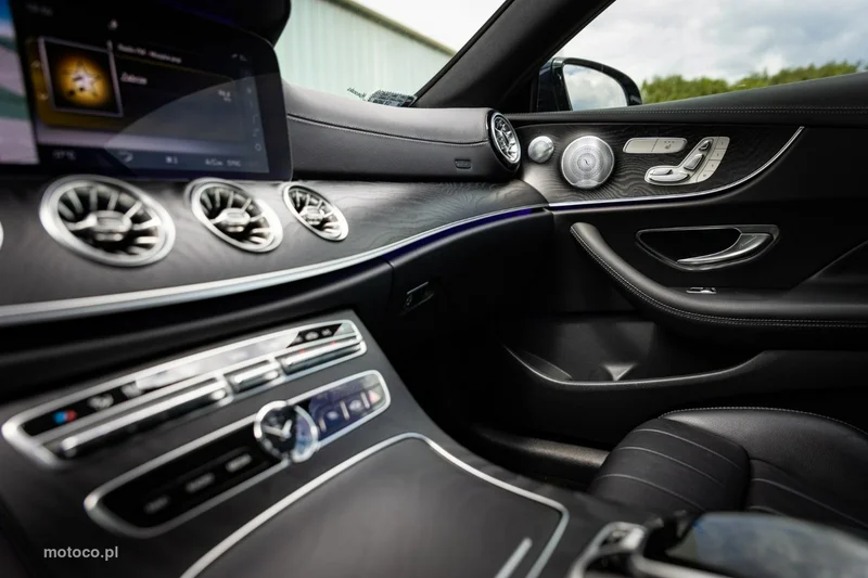 Mercedes-Benz Klasa E W213 E 220 17