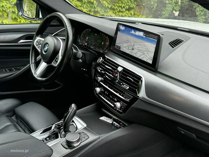 BMW Seria 5 G30 530 15