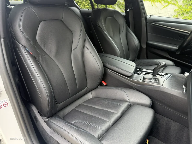 BMW Seria 5 G30 530 16