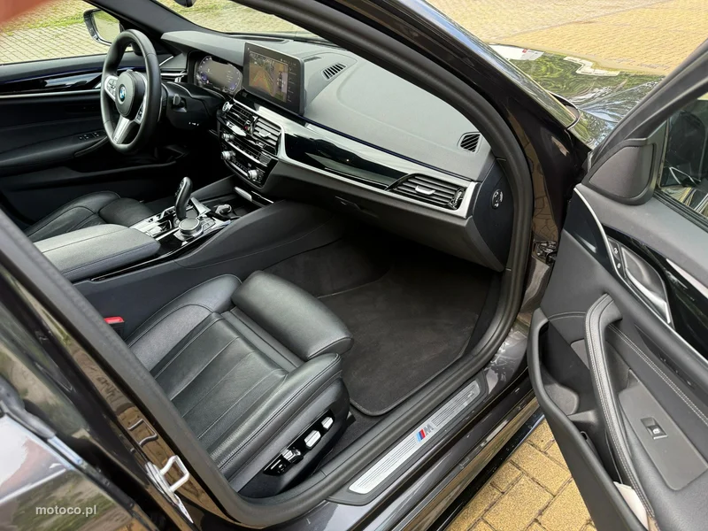 BMW Seria 5 G30 540 7