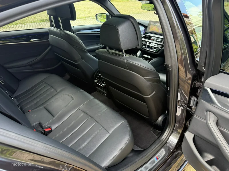 BMW Seria 5 G30 540 8