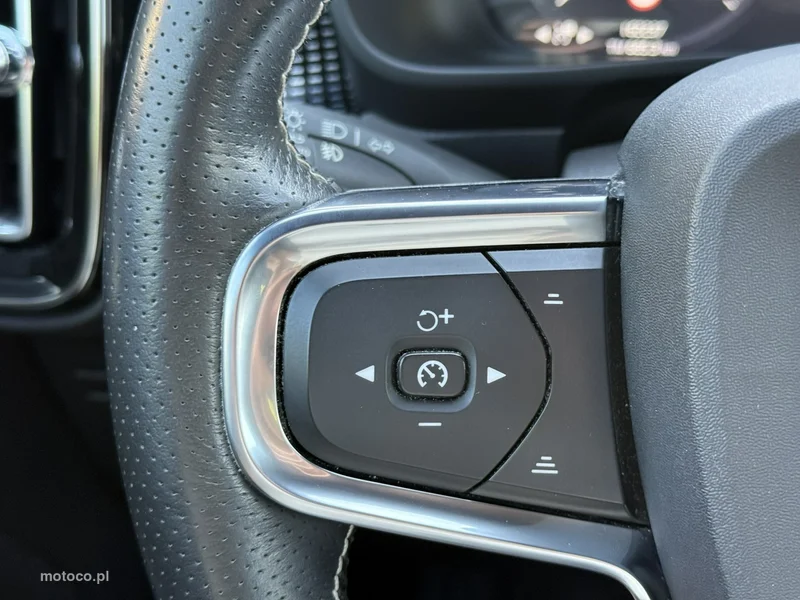 Volvo XC 40 24