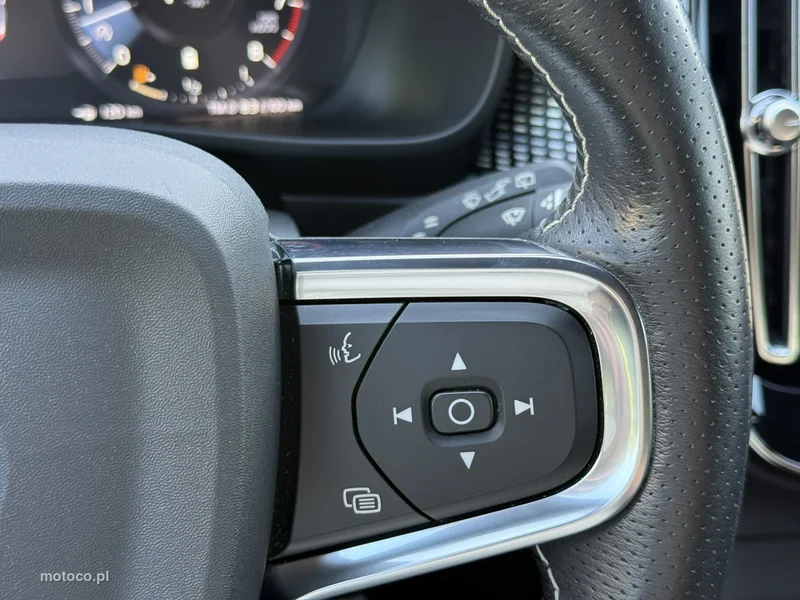 Volvo XC 40 25