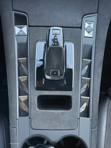 DS Automobiles DS 7 Crossback 24