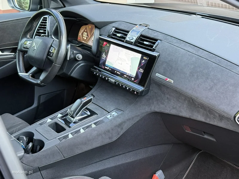 DS Automobiles DS 7 Crossback 8