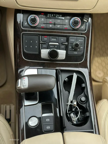 Audi A8 D4 11