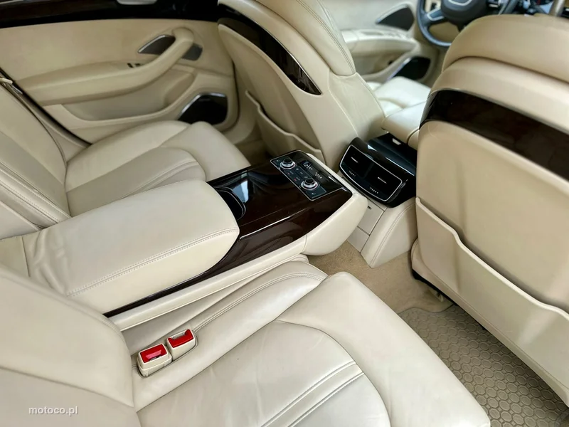 Audi A8 D4 12