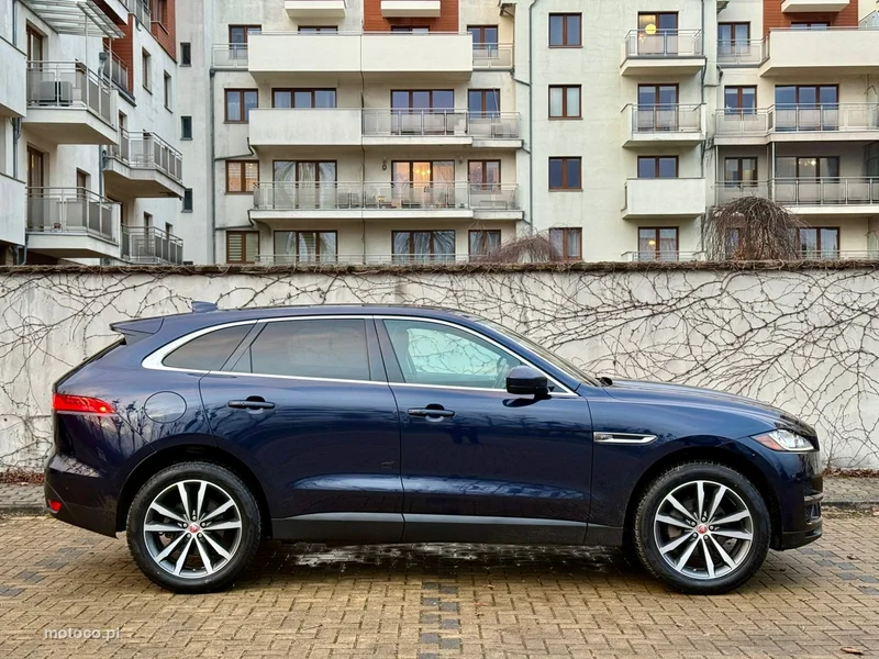 Jaguar F-Pace 15