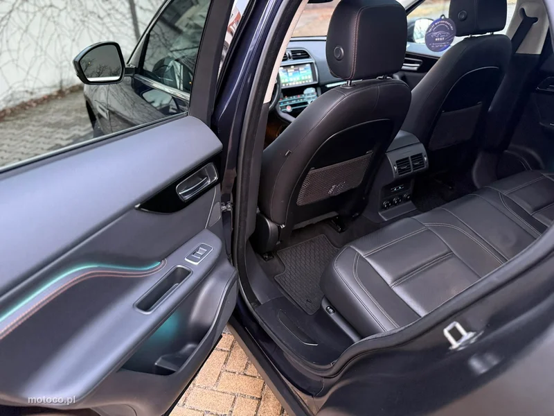 Jaguar F-Pace 20