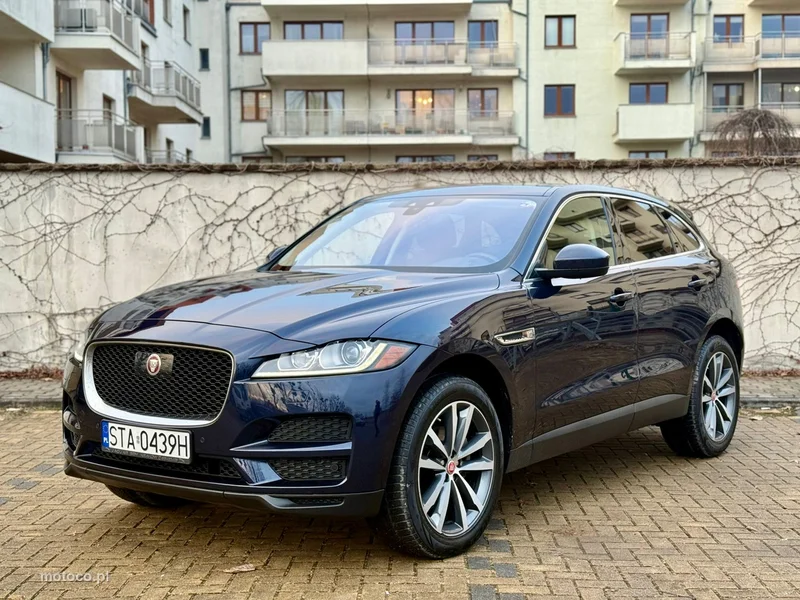 Jaguar F-Pace 21