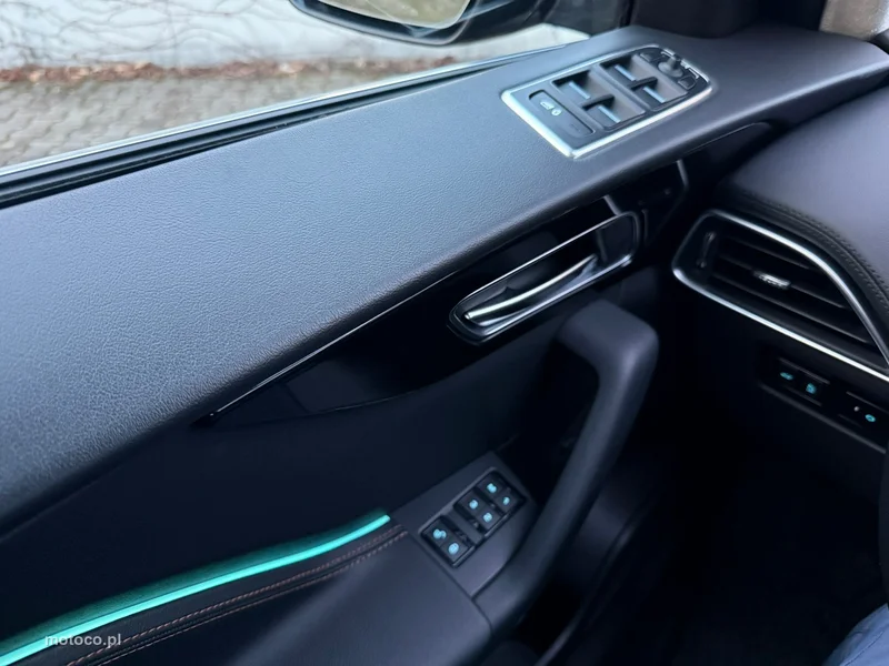 Jaguar F-Pace 23