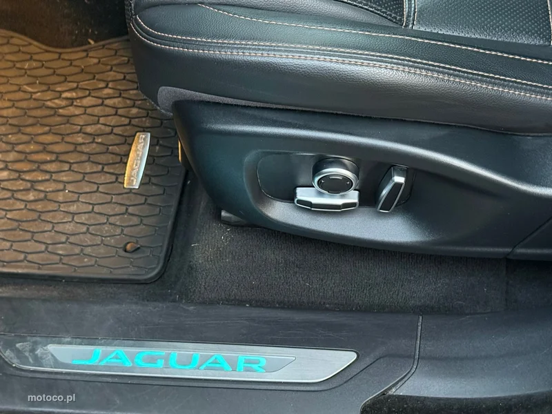 Jaguar F-Pace 25