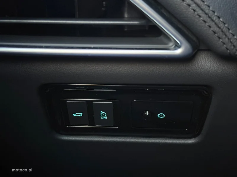 Jaguar F-Pace 28