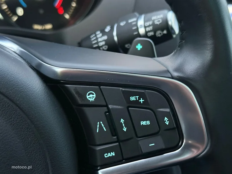 Jaguar F-Pace 31