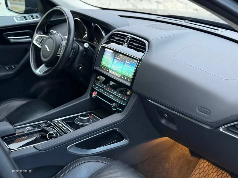 Jaguar F-Pace 7