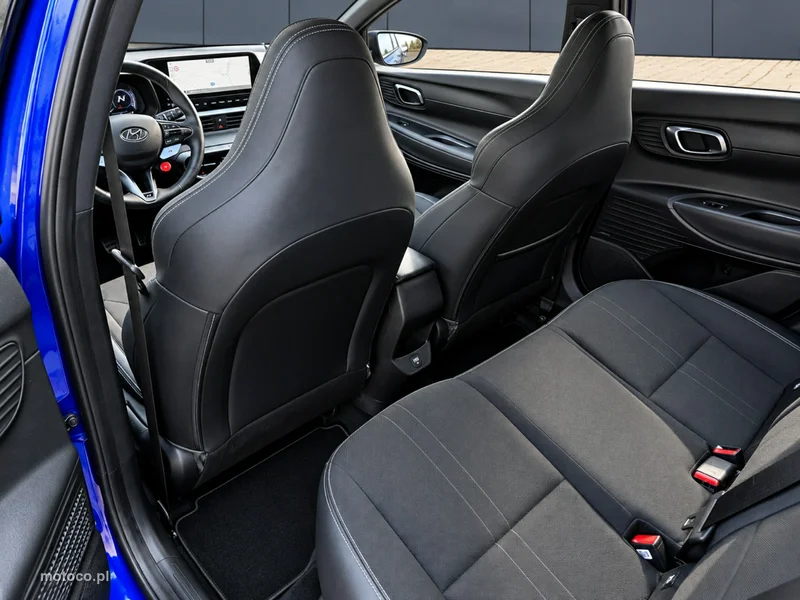 Hyundai i20 16
