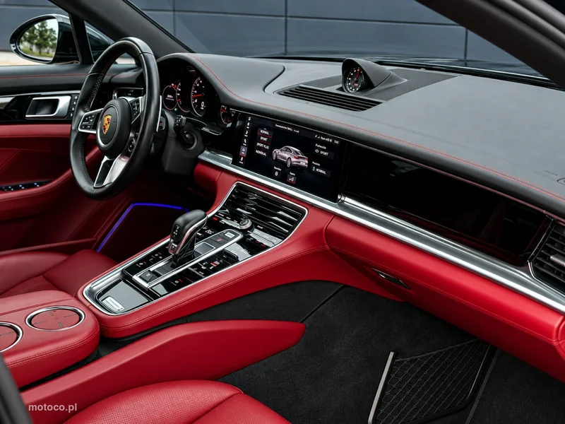 Porsche Panamera 971 7