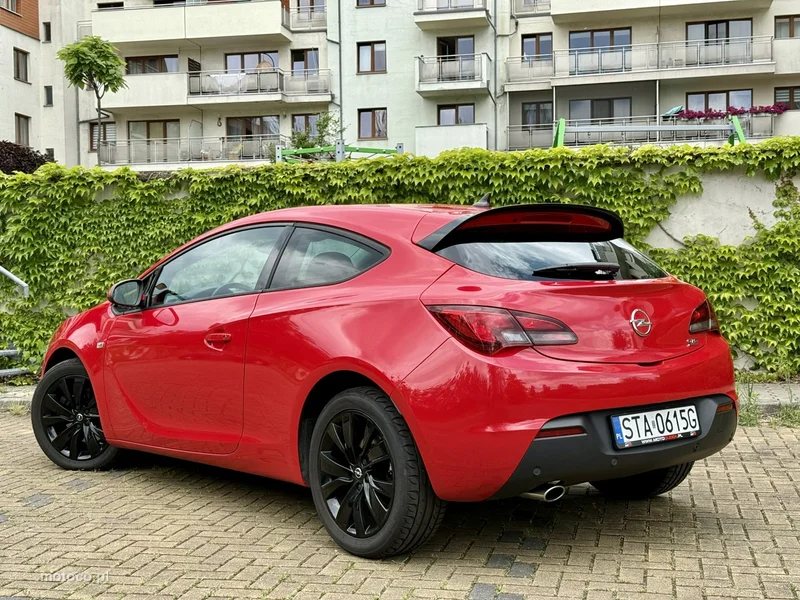 Opel Astra GTC 2