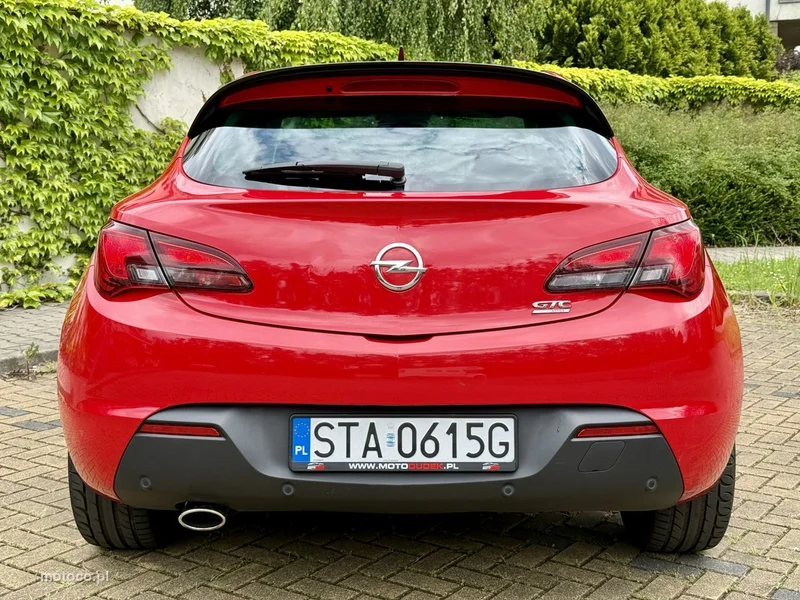 Opel Astra GTC 14