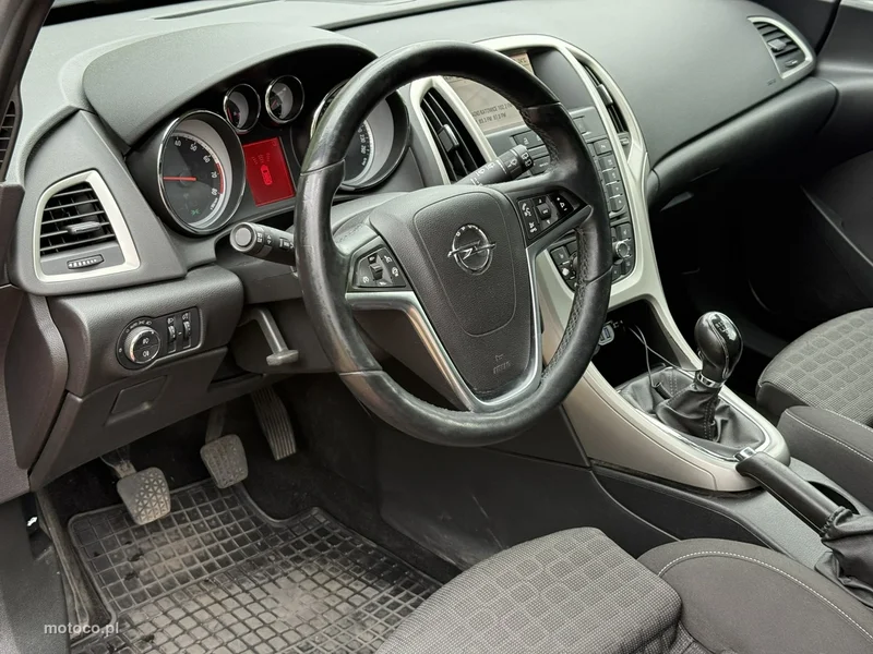 Opel Astra GTC 16
