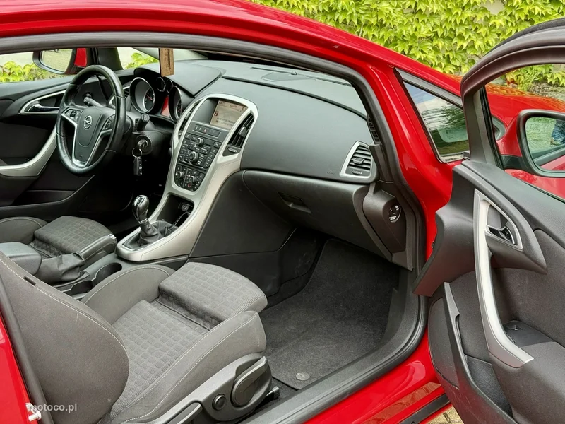 Opel Astra GTC 18