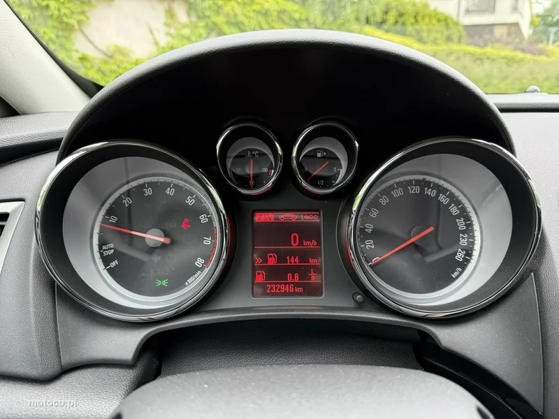 Opel Astra GTC 19
